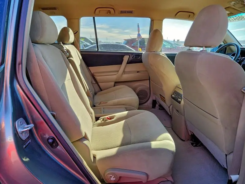 2010 TOYOTA HIGHLANDER   