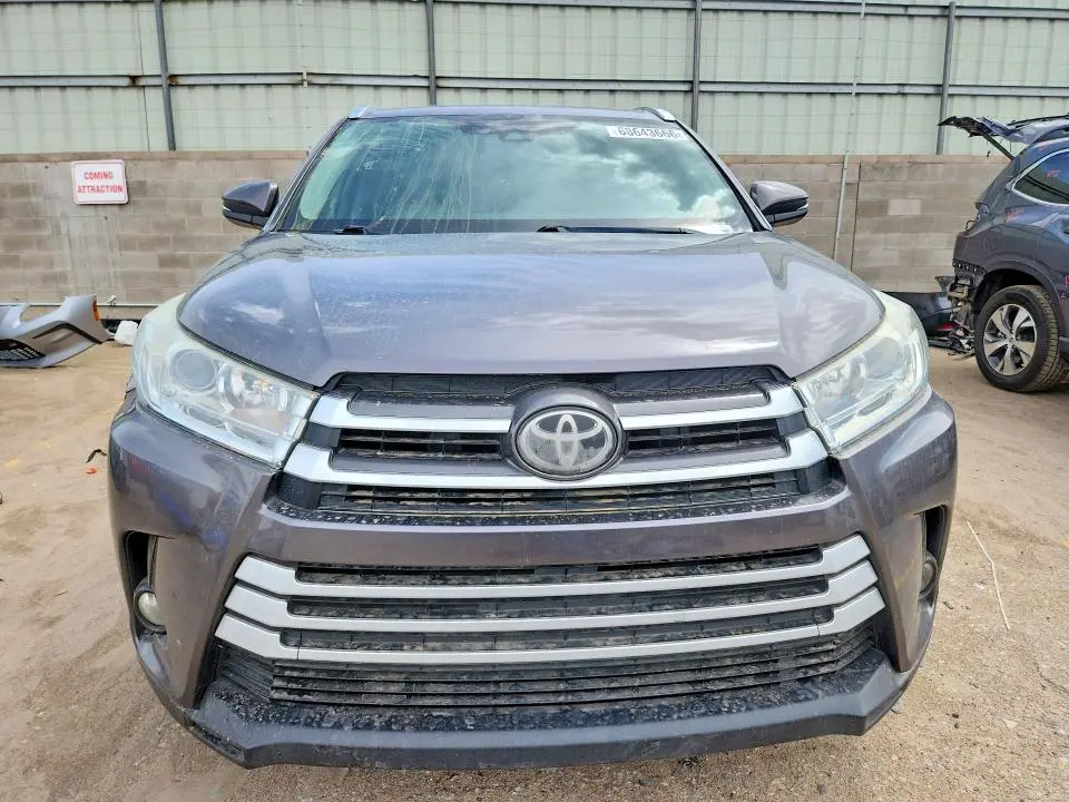 2018 TOYOTA HIGHLANDER XLE  