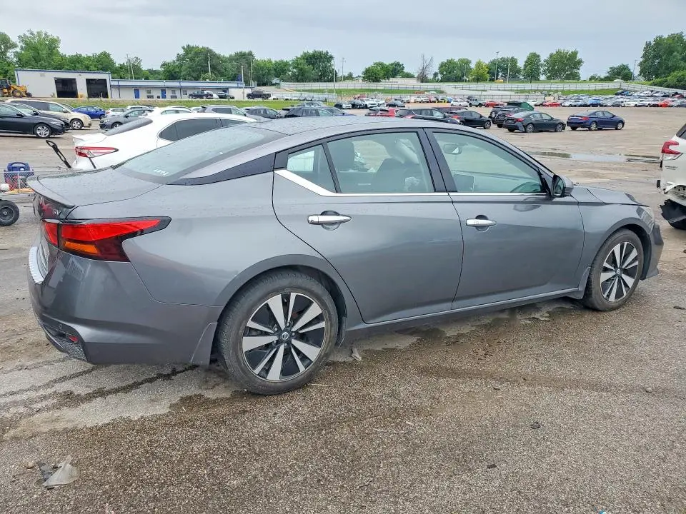 2019 NISSAN ALTIMA SV  