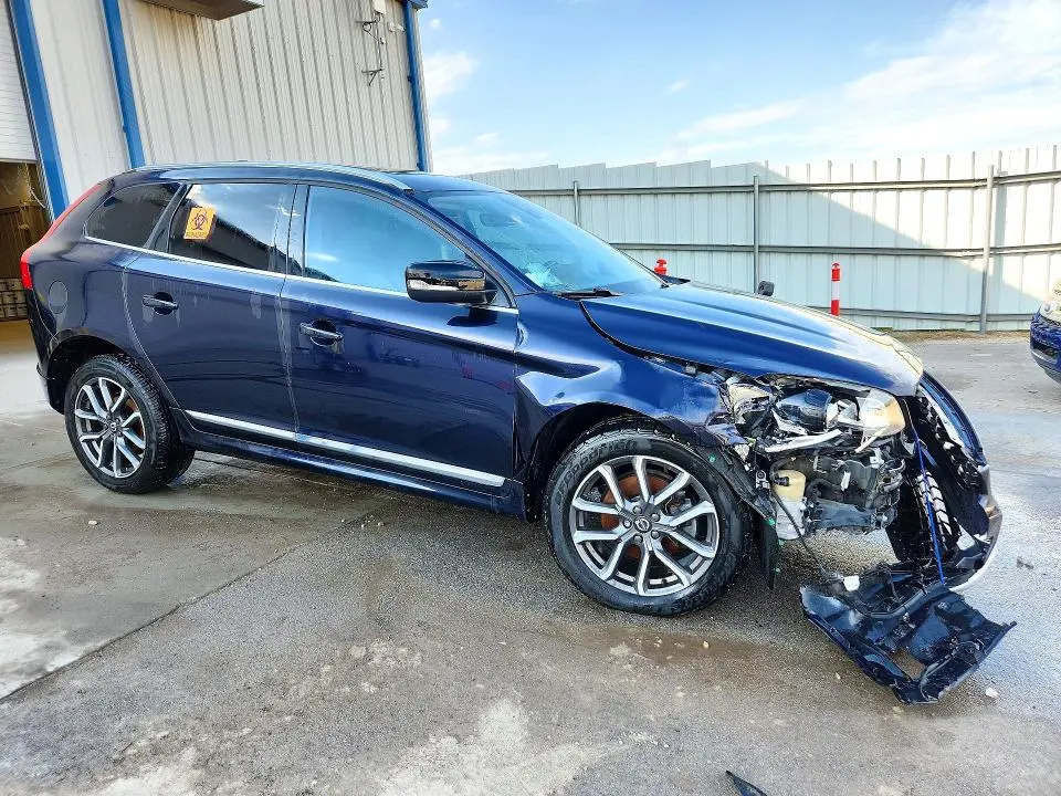 2017 VOLVO XC60 T6 DYNAMIC  