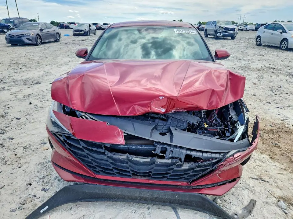 2023 HYUNDAI ELANTRA SE  