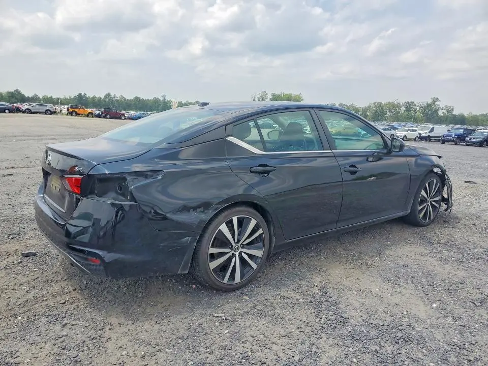 2022 NISSAN ALTIMA SR  
