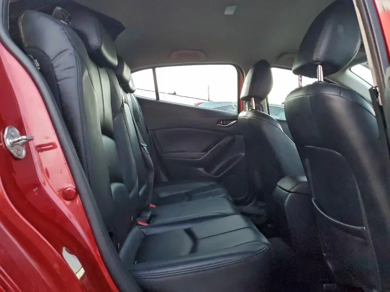 2018 MAZDA 3 TOURING  