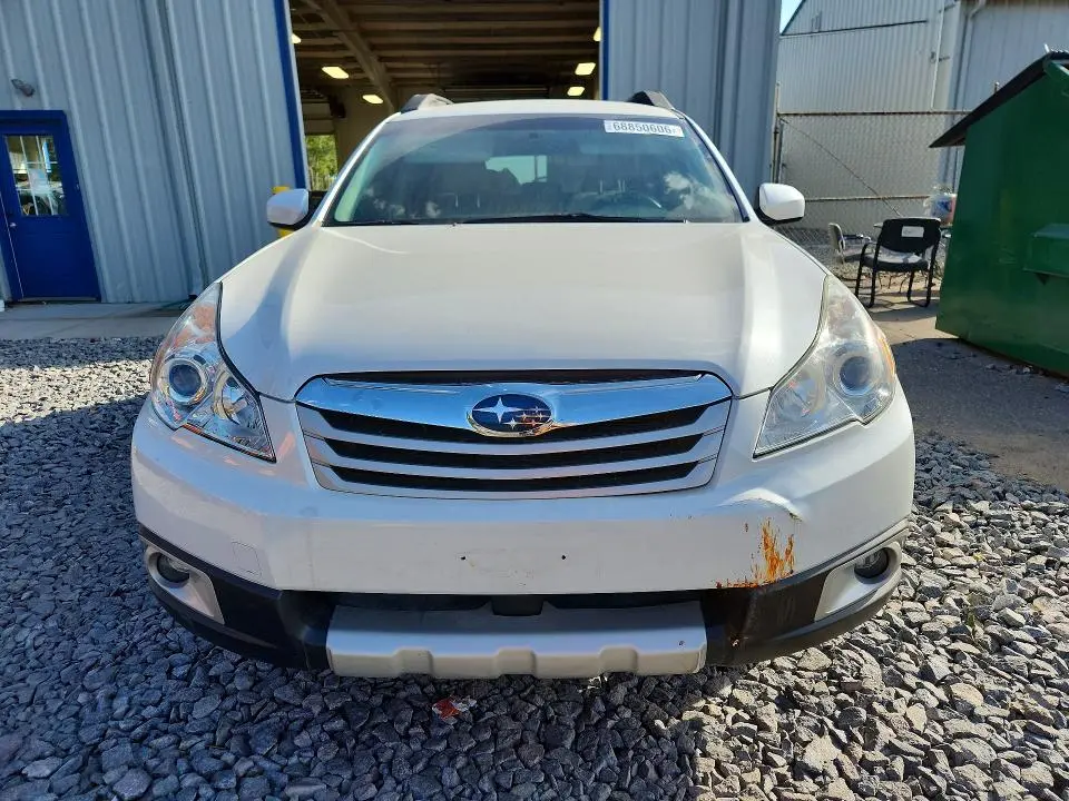 2011 SUBARU OUTBACK 3.6R LIMITED  