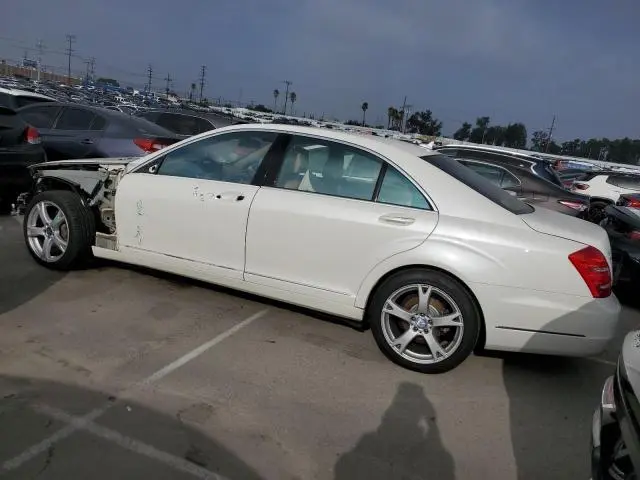 2011 MERCEDES-BENZ S 400  