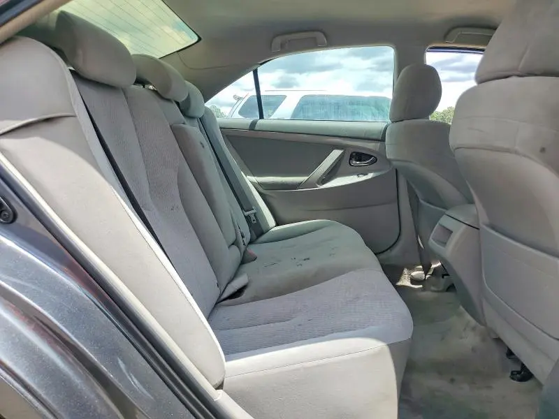 2011 TOYOTA CAMRY LE V6  