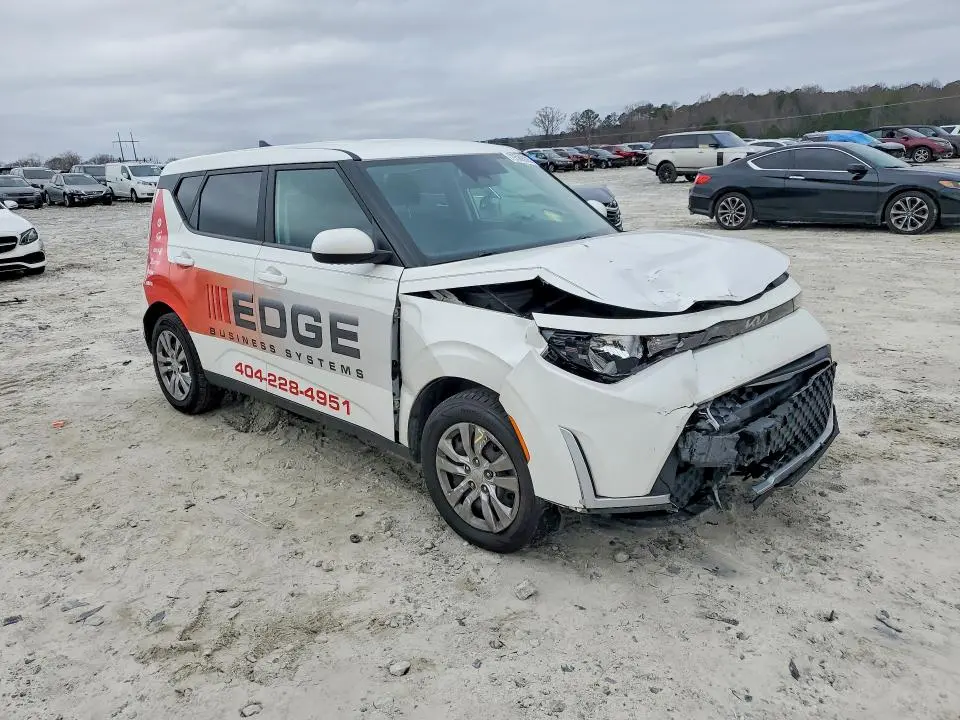 2023 KIA SOUL LX  
