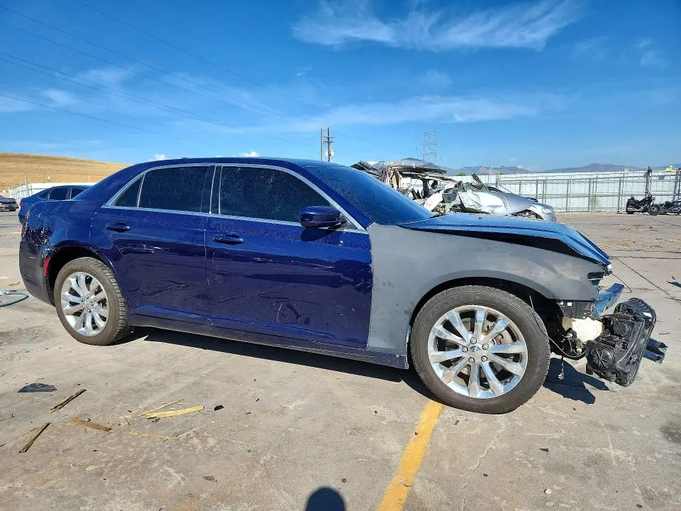2017 CHRYSLER 300 LIMITED  