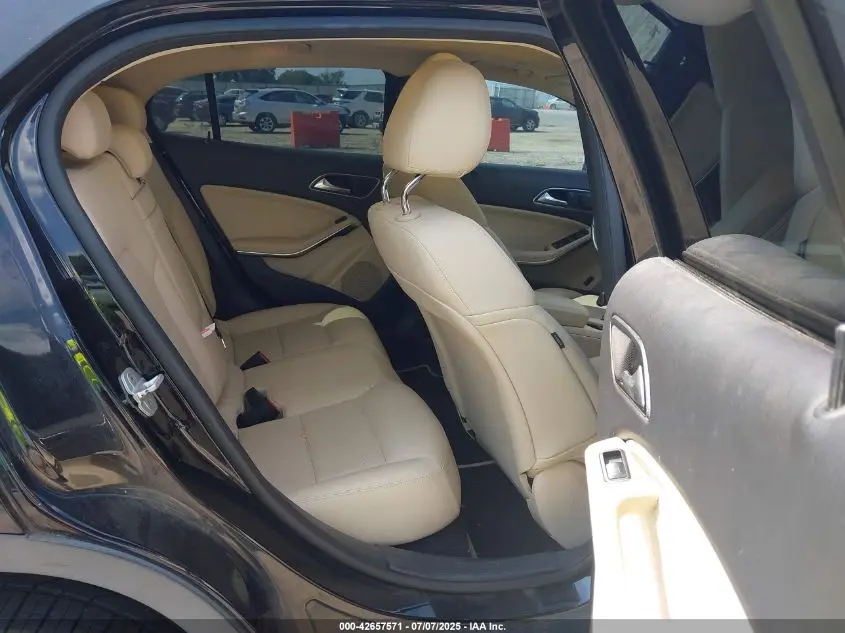 2017 MERCEDES-BENZ GLA 250  