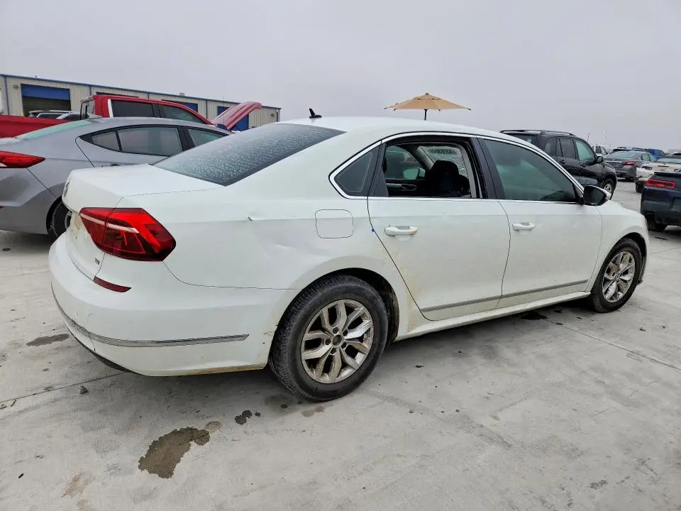 2017 VOLKSWAGEN PASSAT S  