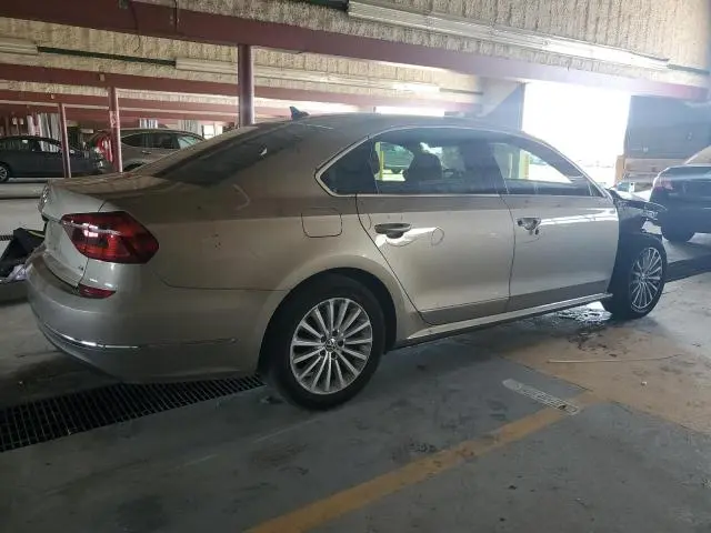 2017 VOLKSWAGEN PASSAT SE  