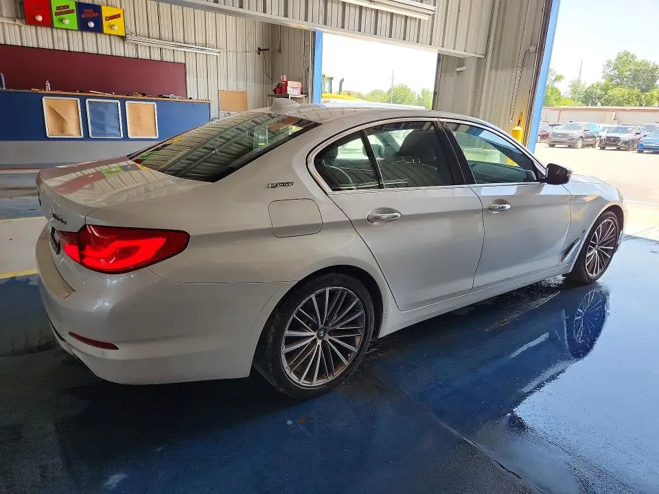 2018 BMW 530E   
