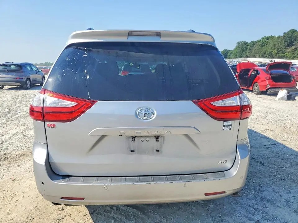2017 TOYOTA SIENNA XLE PREMIUM 8-PASSENGER  