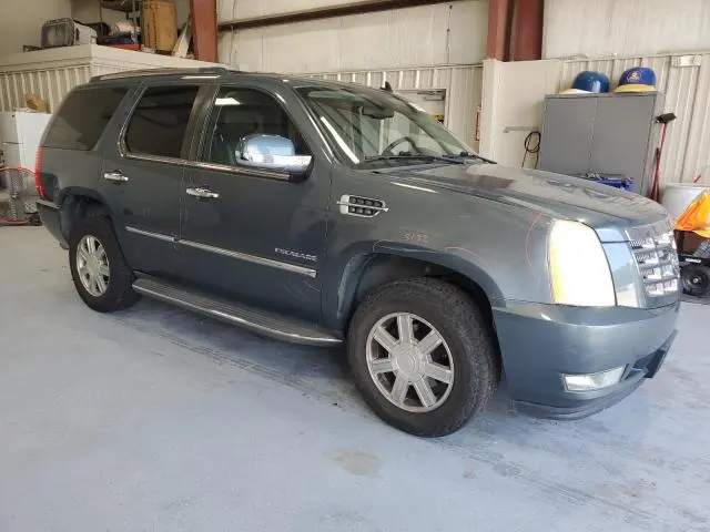 2010 CADILLAC ESCALADE   