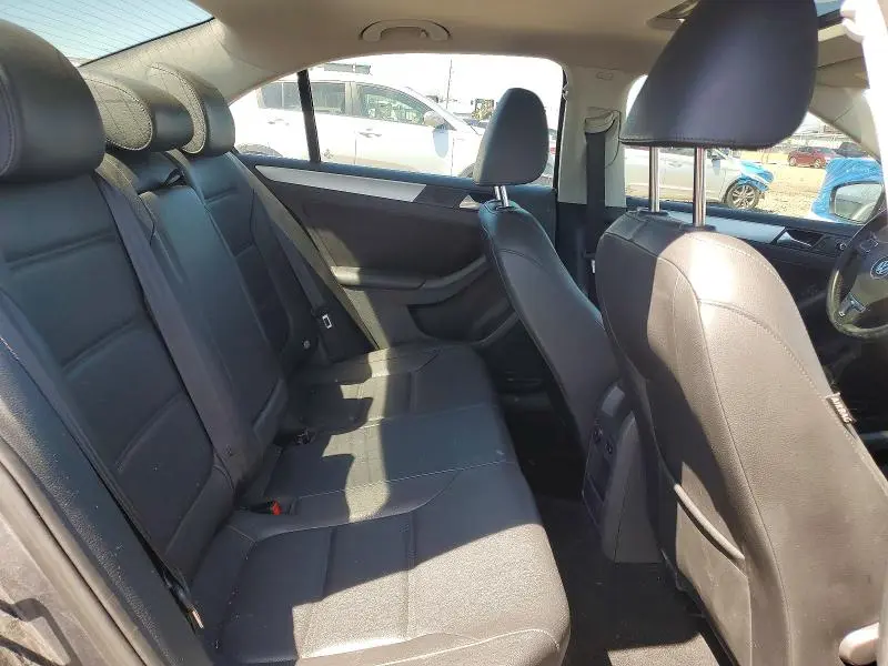 2014 VOLKSWAGEN JETTA SE  