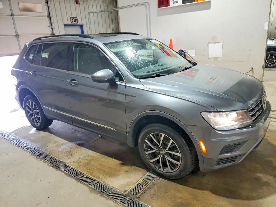 2018 VOLKSWAGEN TIGUAN SE  