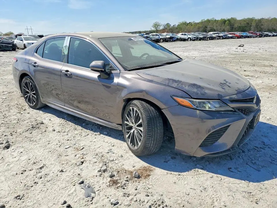 2019 TOYOTA CAMRY SE  