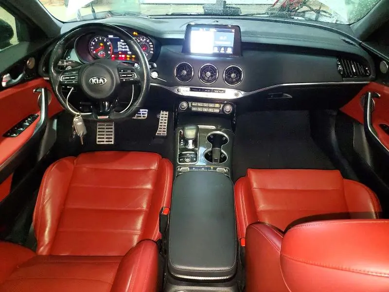 2019 KIA STINGER GT2  