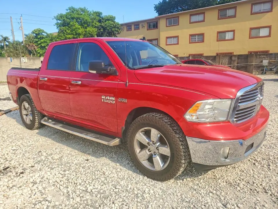 2018 RAM 1500 SLT  