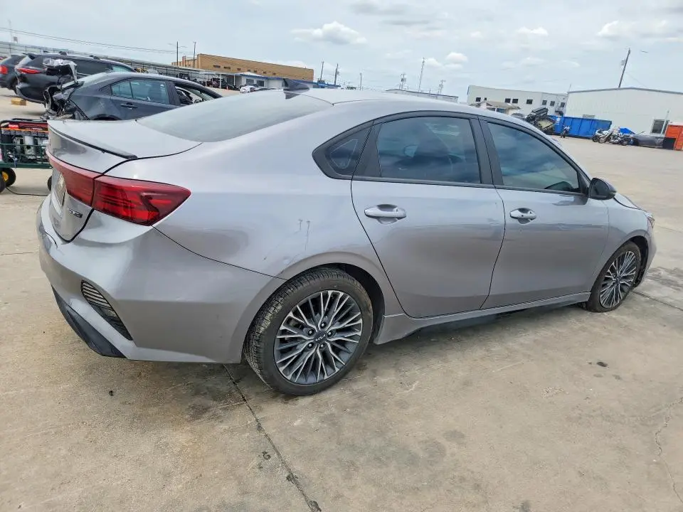 2023 KIA FORTE GT LINE  