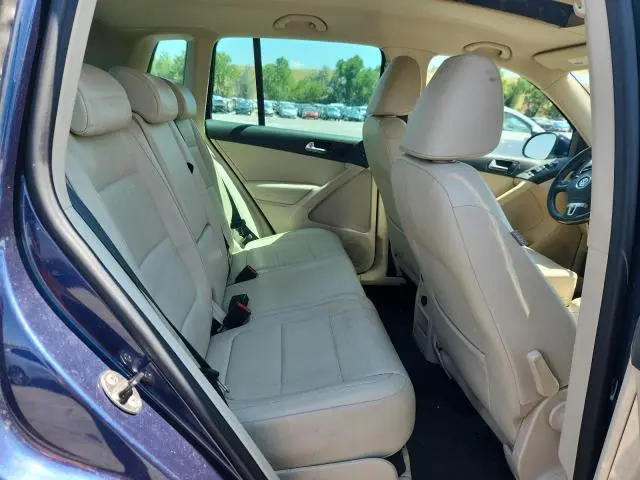 2011 VOLKSWAGEN TIGUAN S  