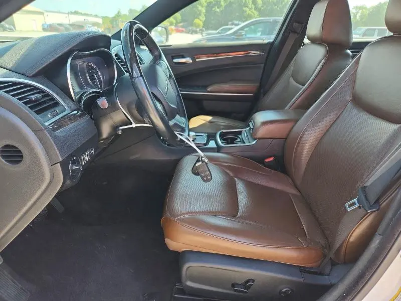 2019 CHRYSLER 300 LIMITED  