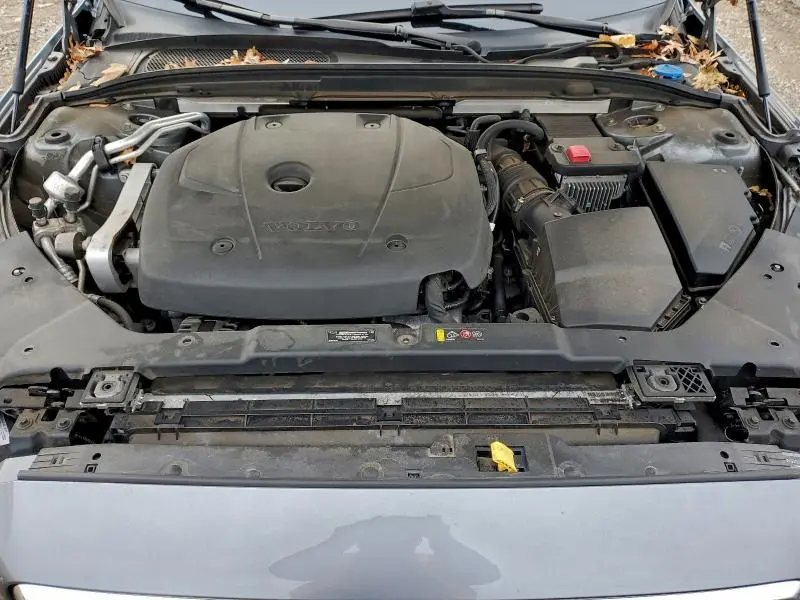 2020 VOLVO S60 T6 MOMENTUM  