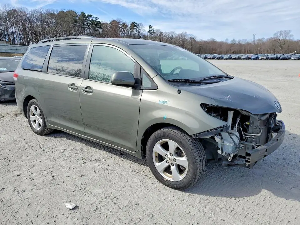 2011 TOYOTA SIENNA LE  