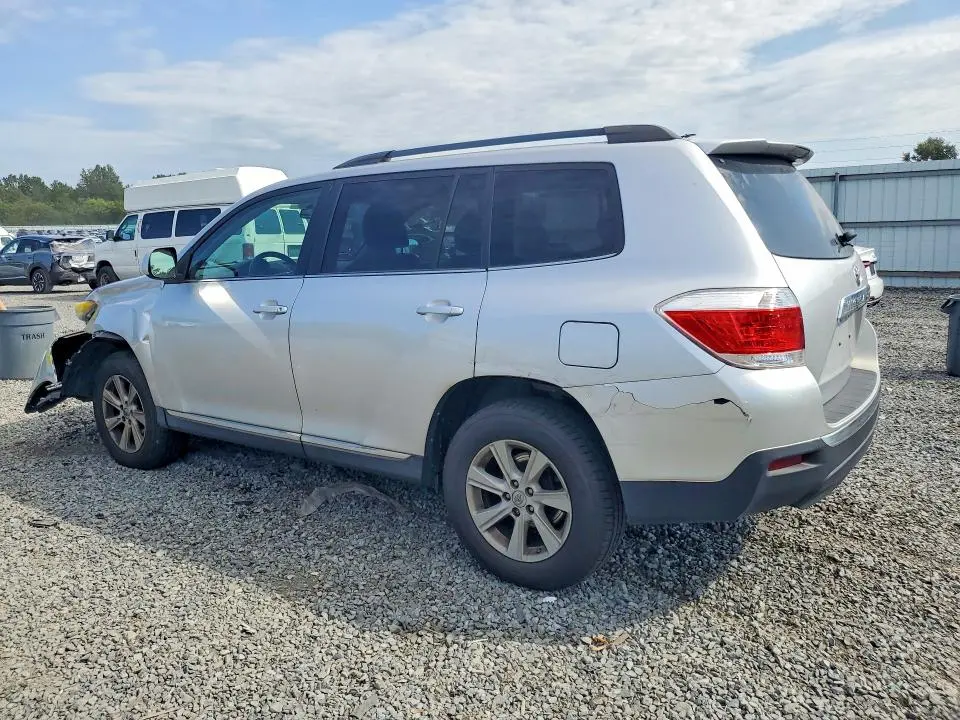 2013 TOYOTA HIGHLANDER PLUS  