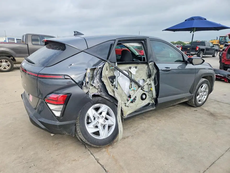 2025 HYUNDAI KONA SE  