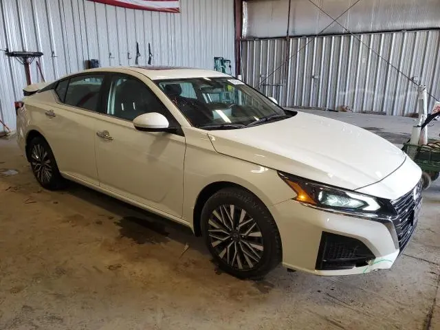 2023 NISSAN ALTIMA SV  
