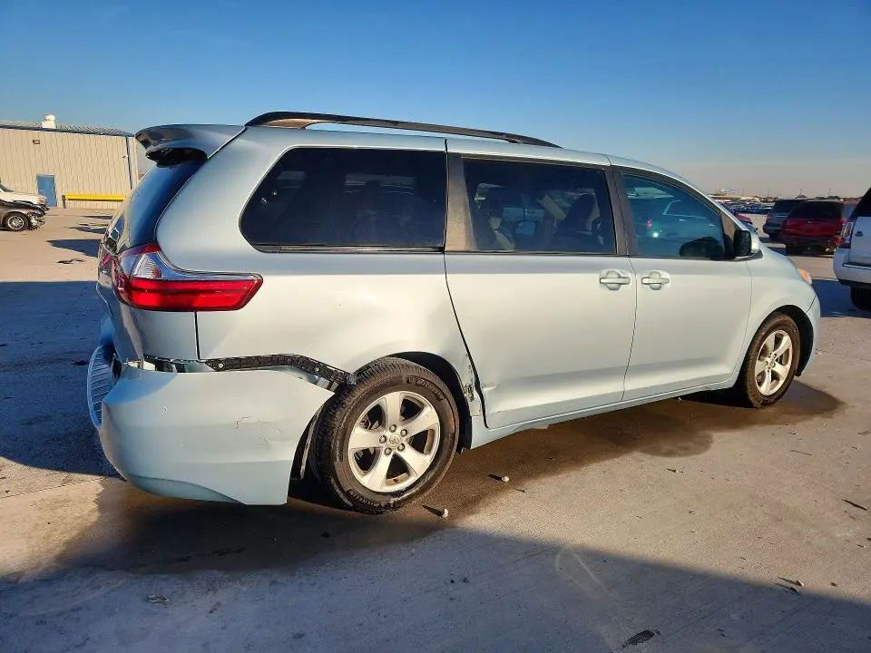 2015 TOYOTA SIENNA LE  