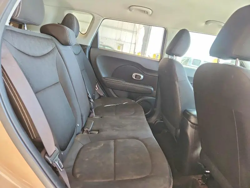 2016 KIA SOUL   