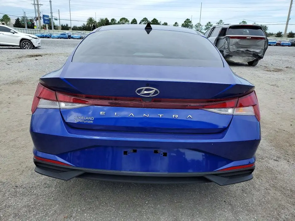 2021 HYUNDAI ELANTRA SE  