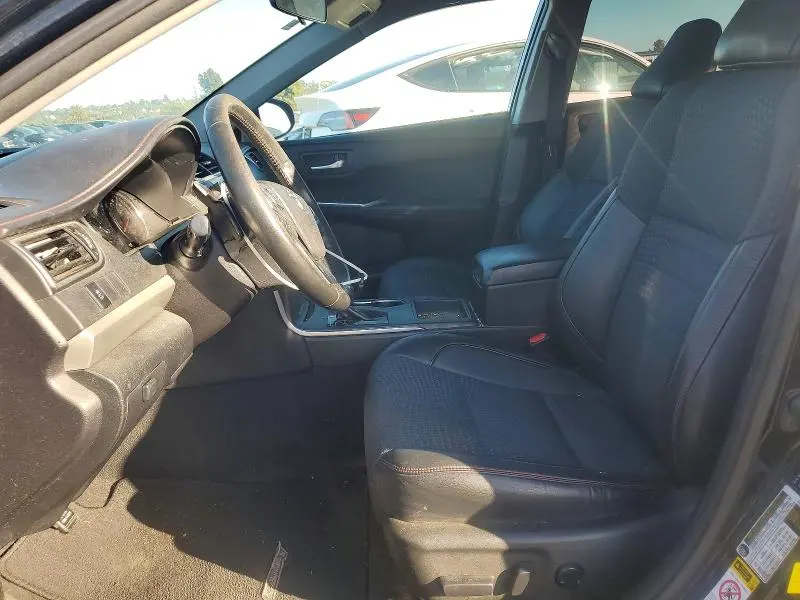 2015 TOYOTA CAMRY SE  