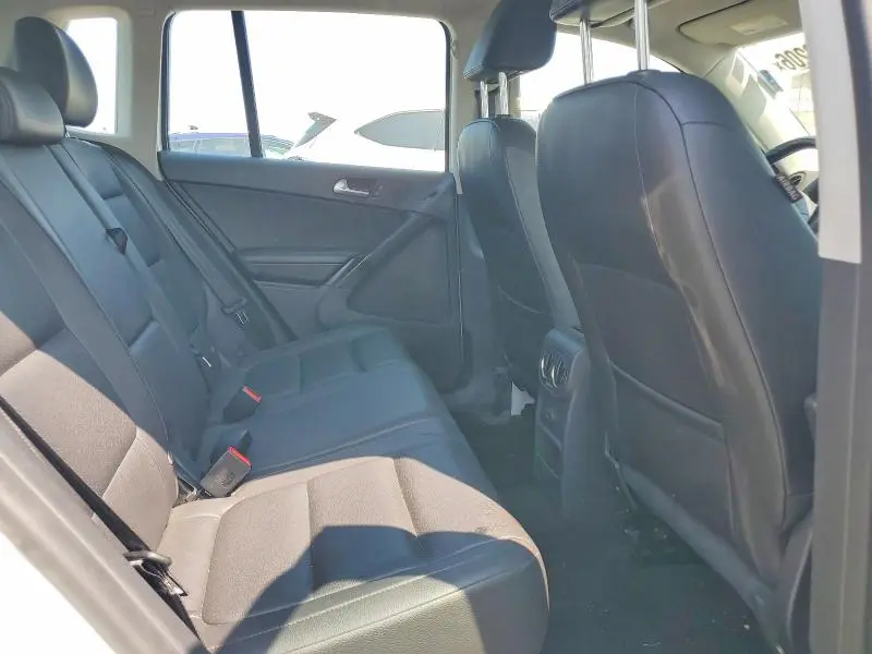 2016 VOLKSWAGEN TIGUAN S  