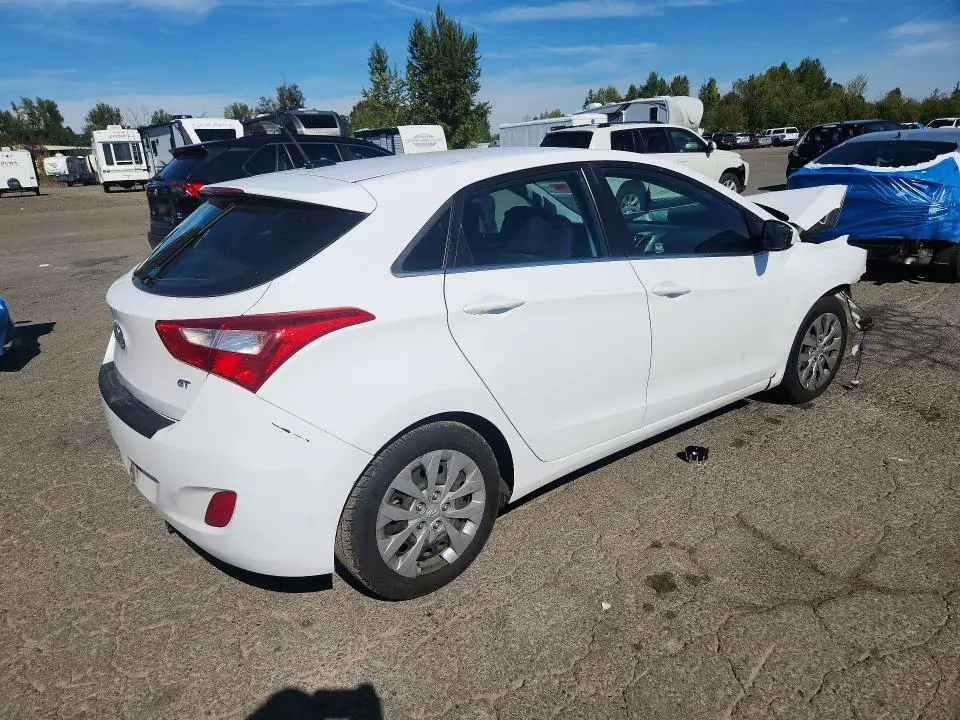 2016 HYUNDAI ELANTRA GT BASE  