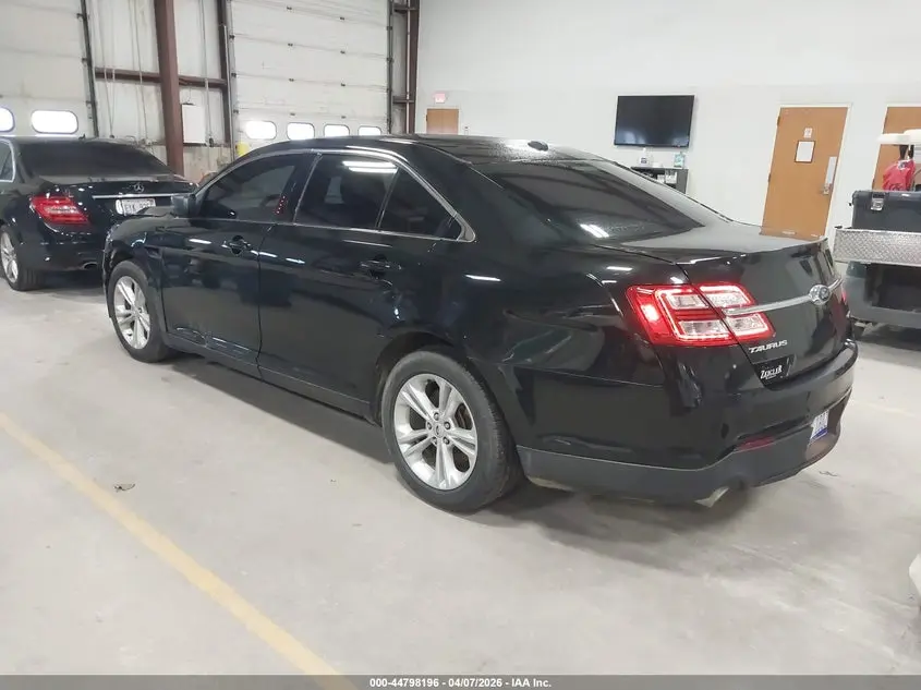 2015 FORD TAURUS SE