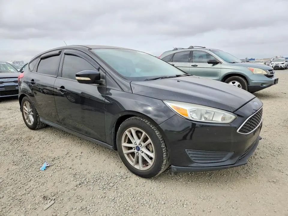 2015 FORD FOCUS SE  