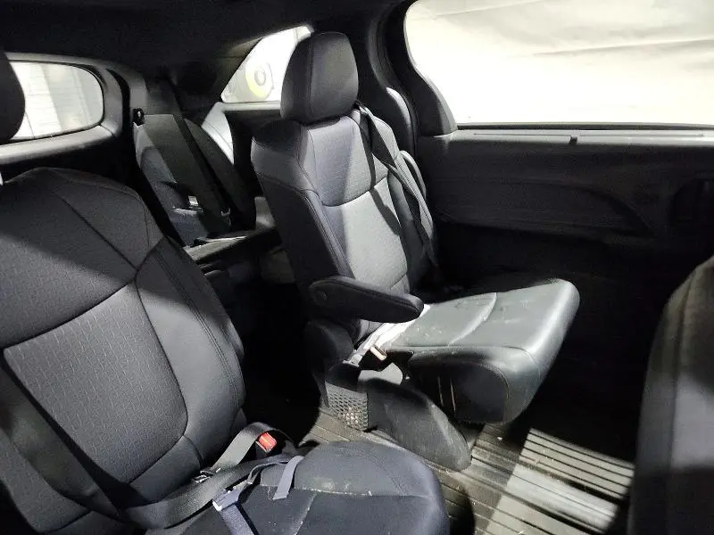 2022 TOYOTA SIENNA XSE  