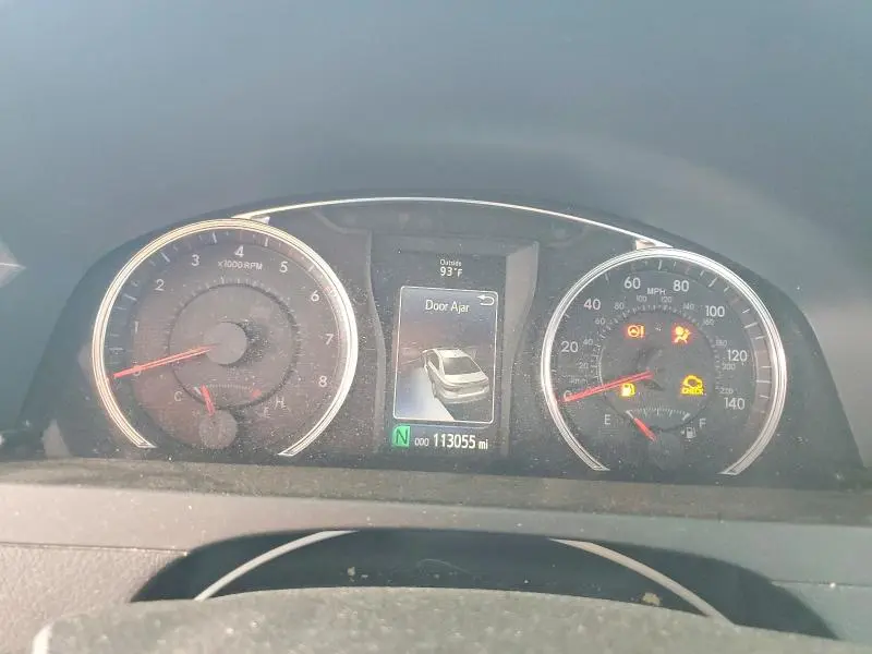 2016 TOYOTA CAMRY SE  