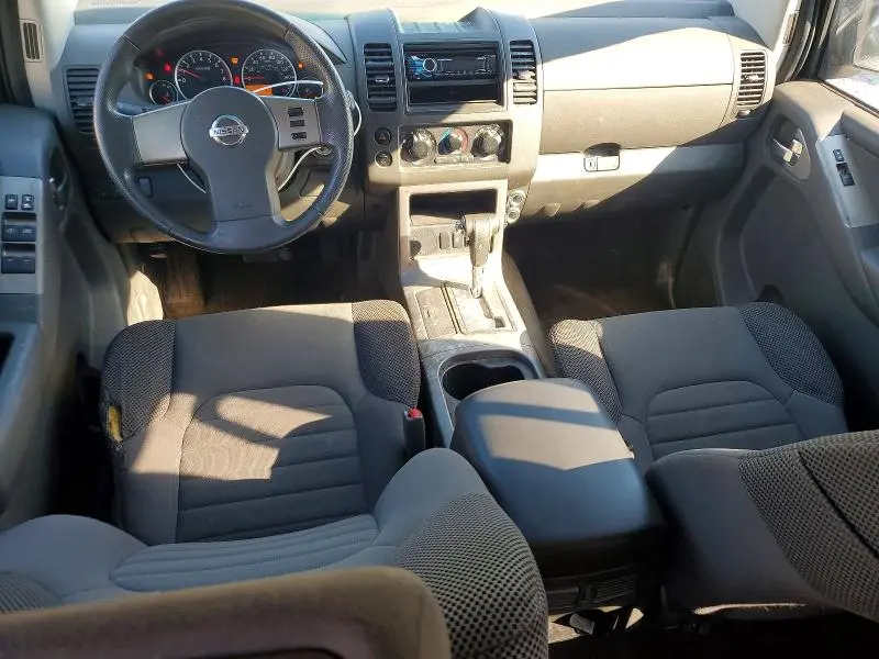 2011 NISSAN PATHFINDER S  