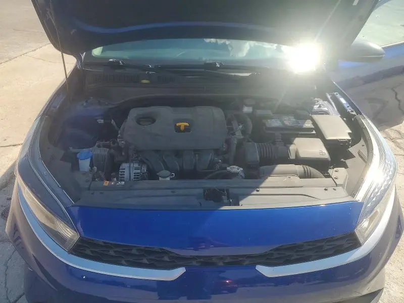 2023 KIA FORTE LXS  