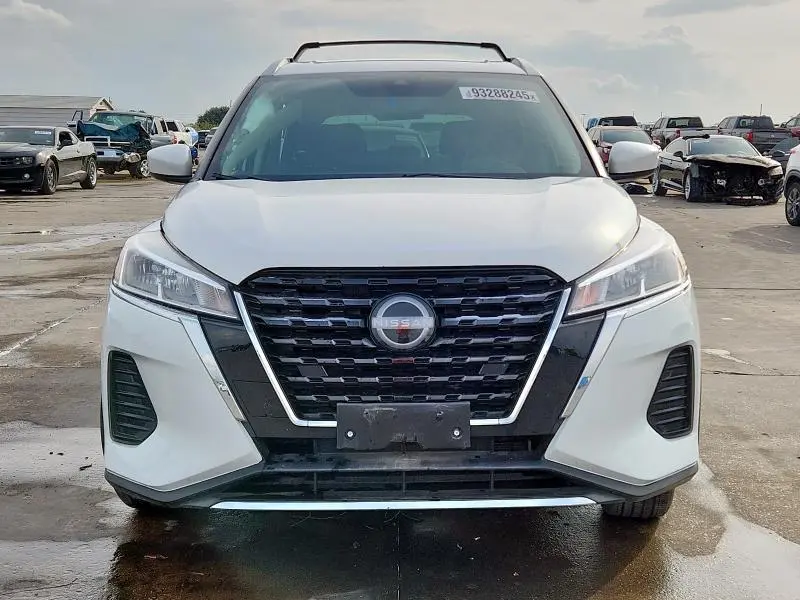 2022 NISSAN KICKS SV  