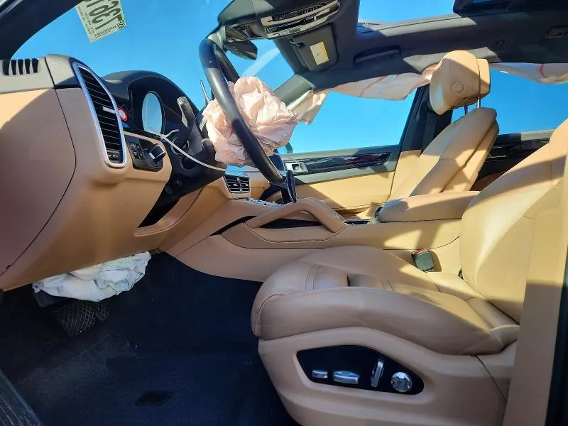 2020 PORSCHE CAYENNE   