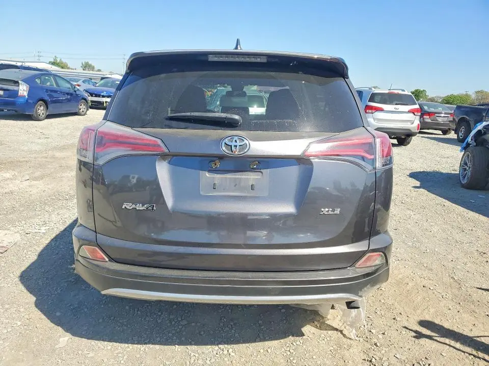 2018 TOYOTA RAV4 XLE  