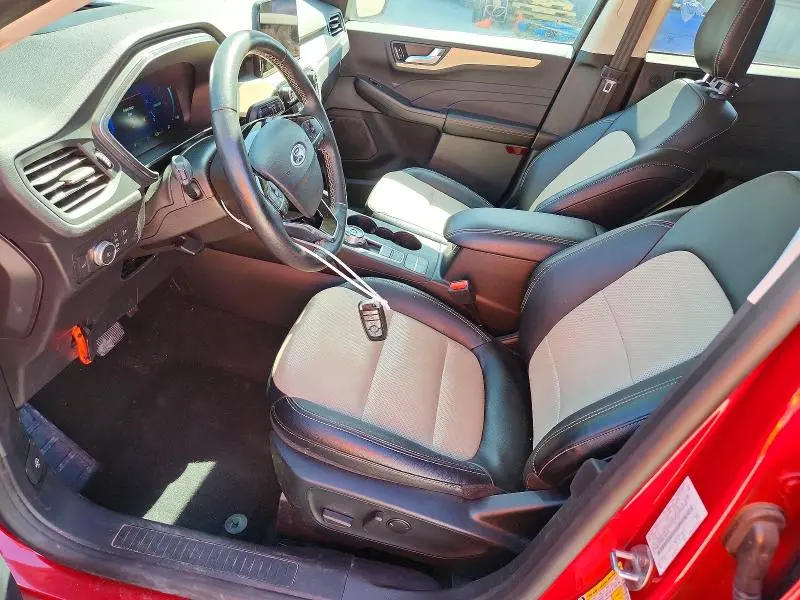2022 FORD ESCAPE TITANIUM  