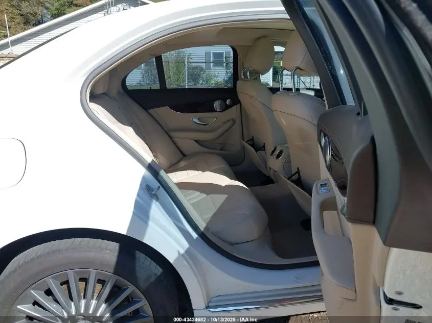 2015 MERCEDES-BENZ C 300 LUXURY 4MATIC