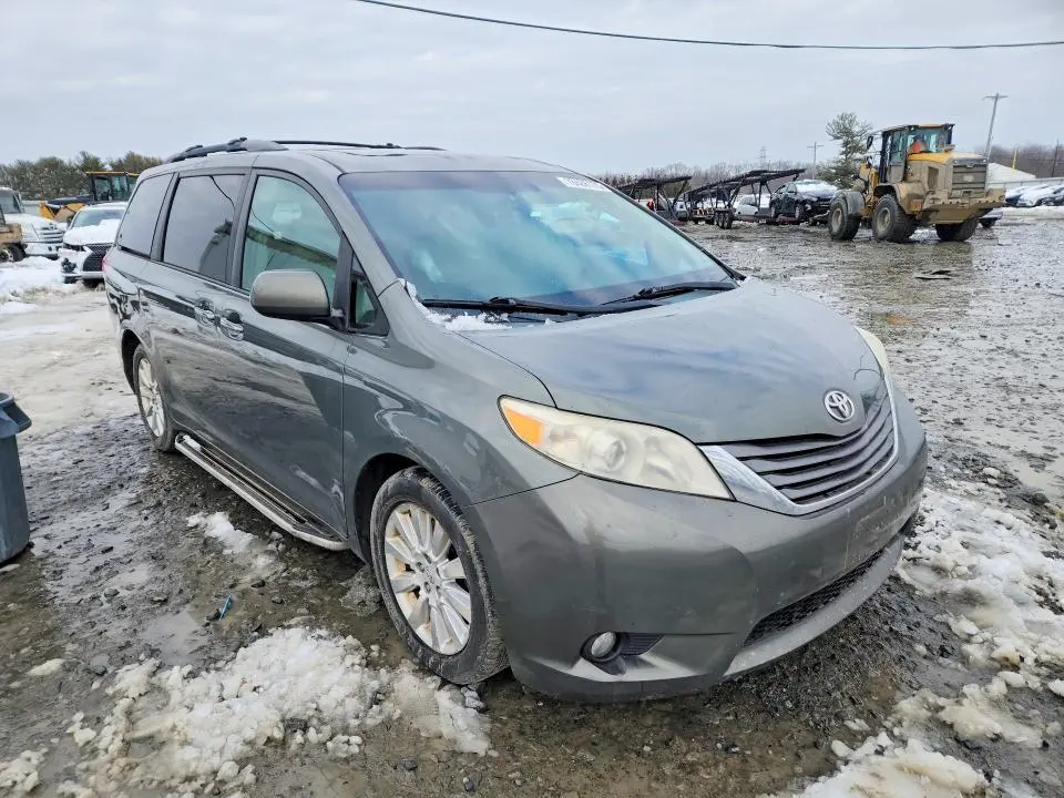 2011 TOYOTA SIENNA XLE 7-PASSENGER  