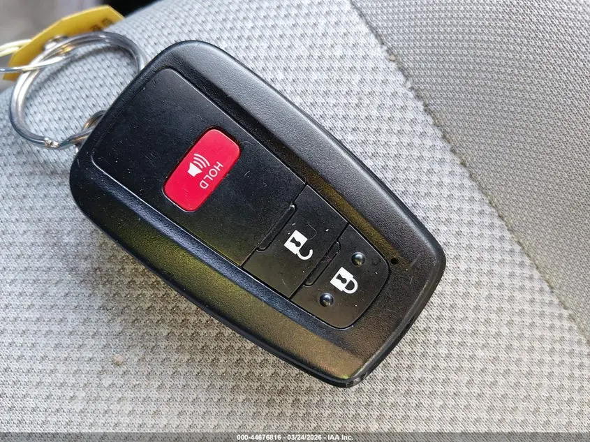 2022 TOYOTA PRIUS LE AWD-E
